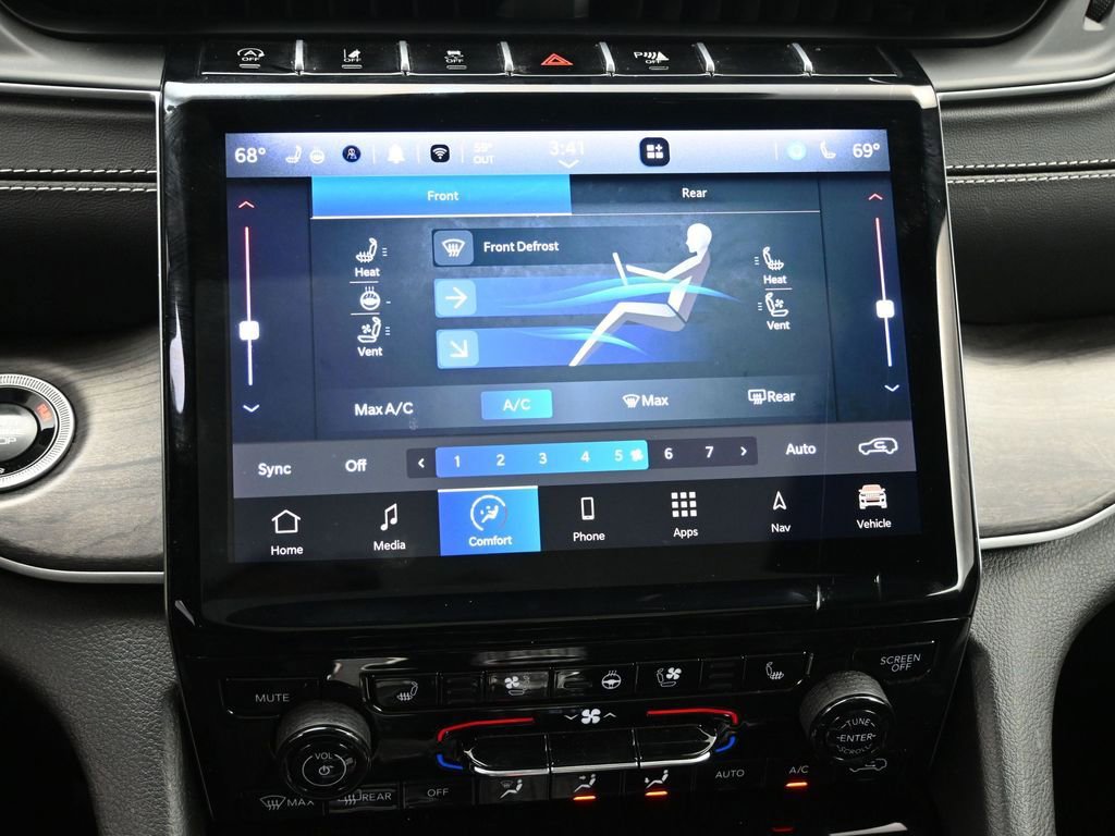 Used 2024 Jeep Grand Cherokee L Limited w/ Luxury Tech Group II image 19