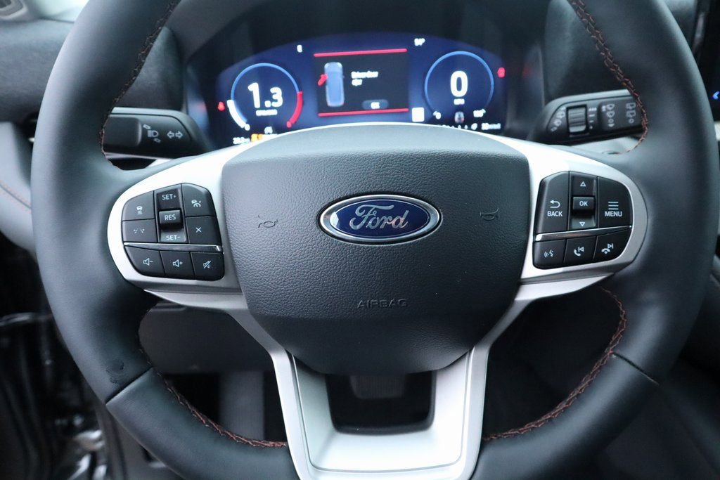 New 2026 Ford Explorer Active w/ Active Comfort Package image 3