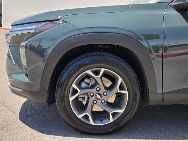 Certified 2025 Chevrolet Trax LT FWD image 9