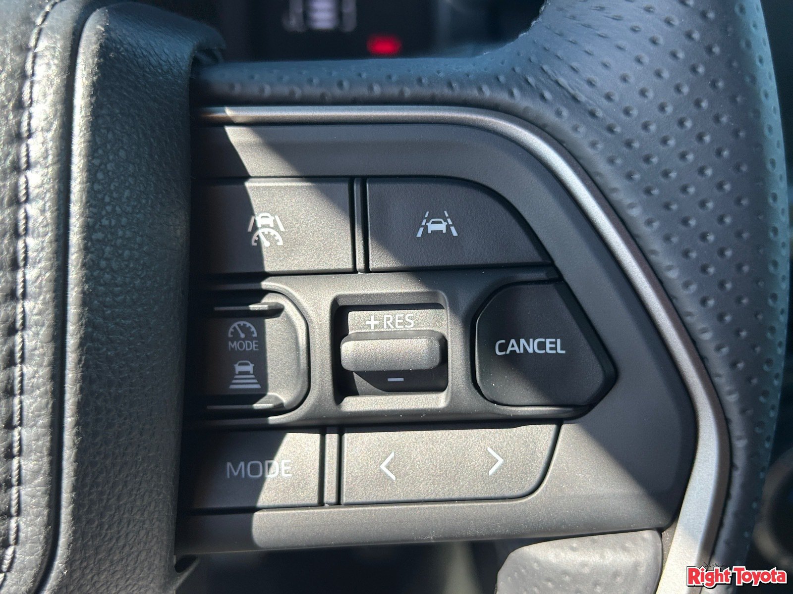 New 2026 Toyota 4Runner SR5 AWD/4WD image 28