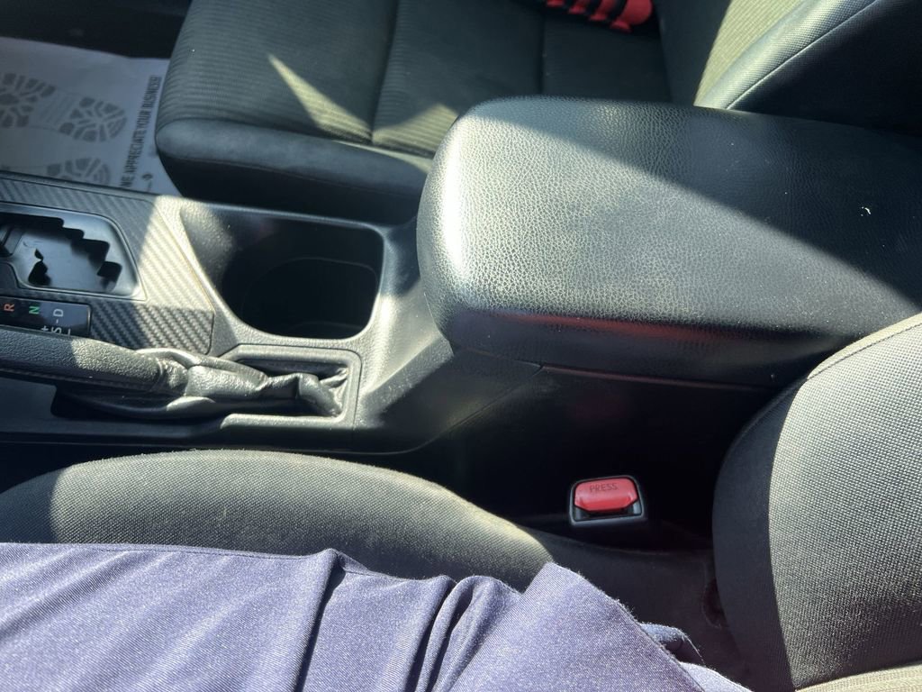 Used 2014 Toyota RAV4 LE image 19