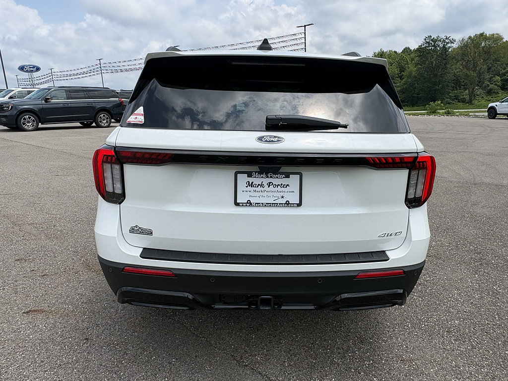 New 2026 Ford Explorer ST-Line w/ ST-Line Street Pack AWD/4WD image 4