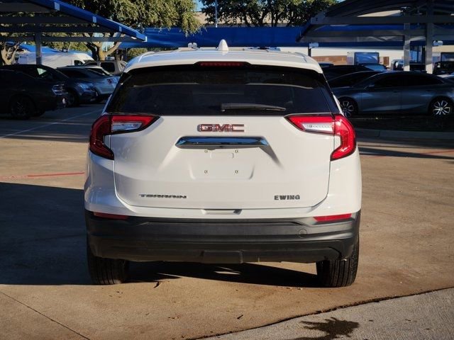 Used 2024 GMC Terrain SLE image 13