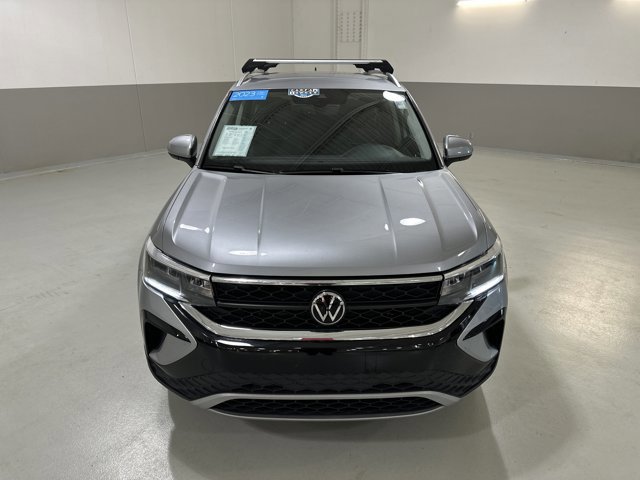 Certified 2023 Volkswagen Taos SE image 3