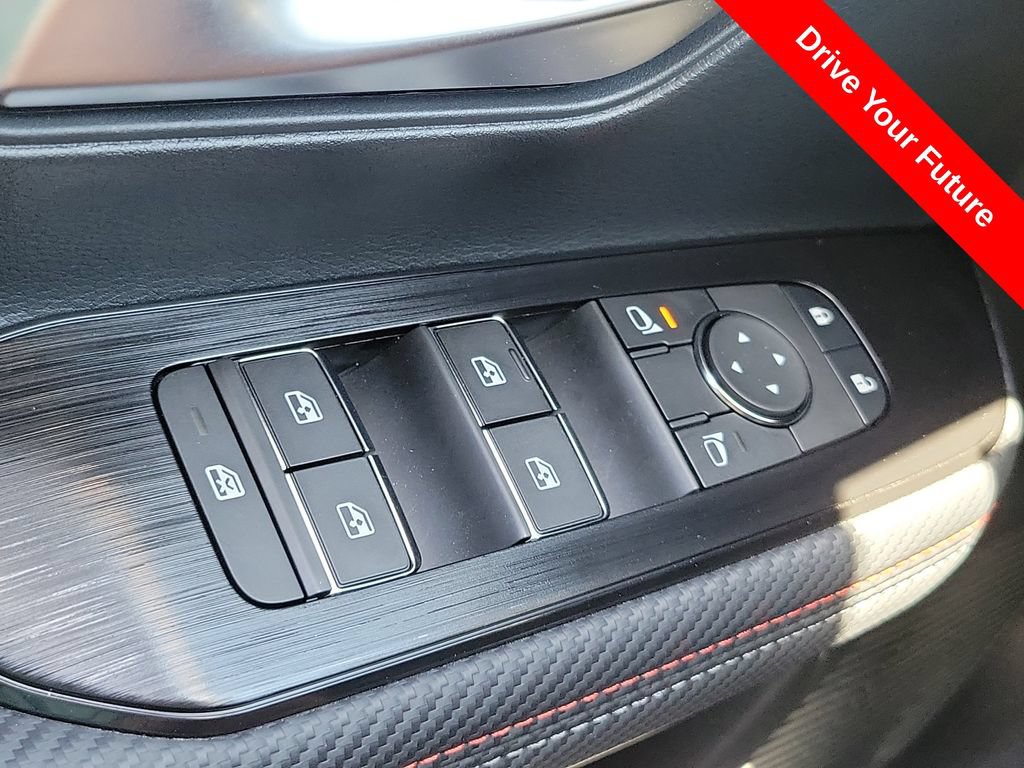 Used 2025 Nissan Kicks SR FWD image 18