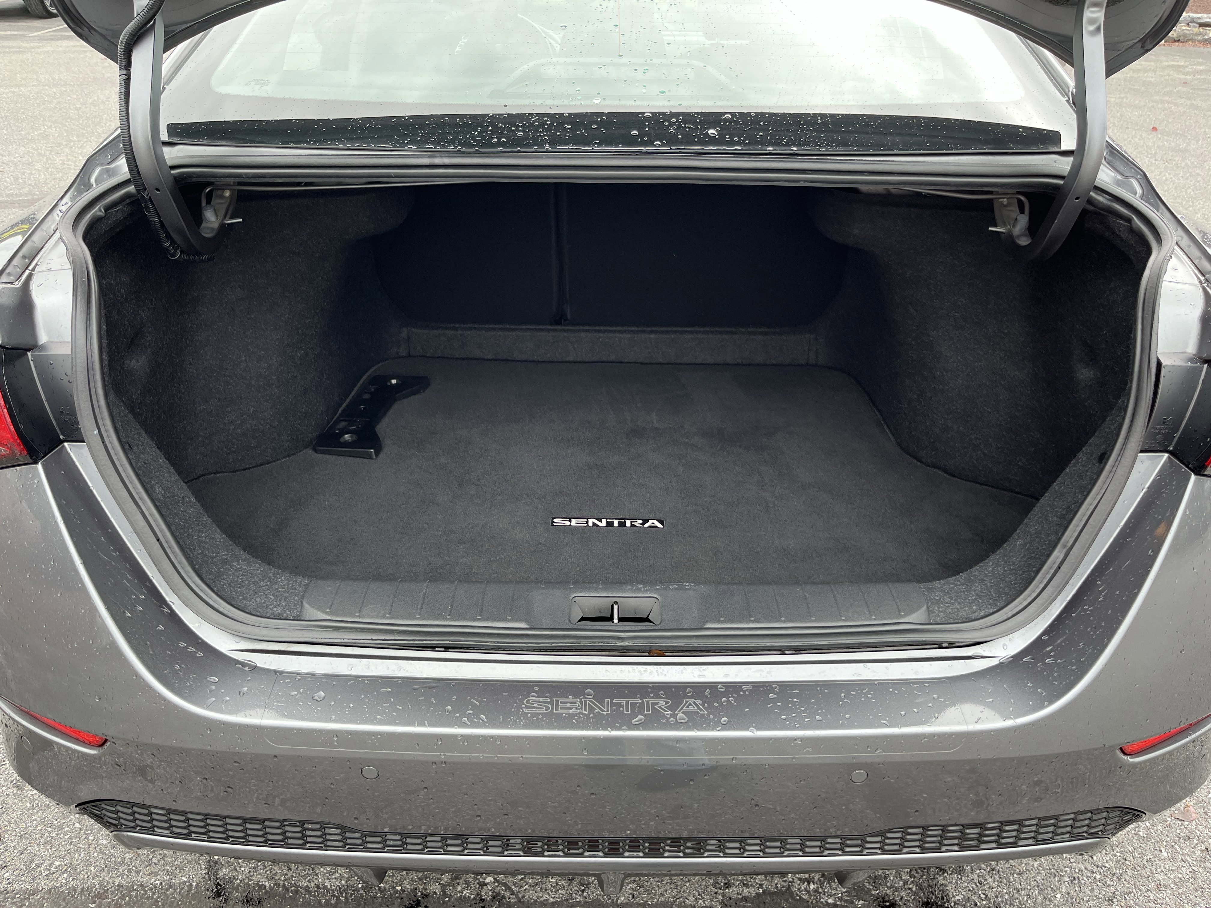 Used 2022 Nissan Sentra SV image 5