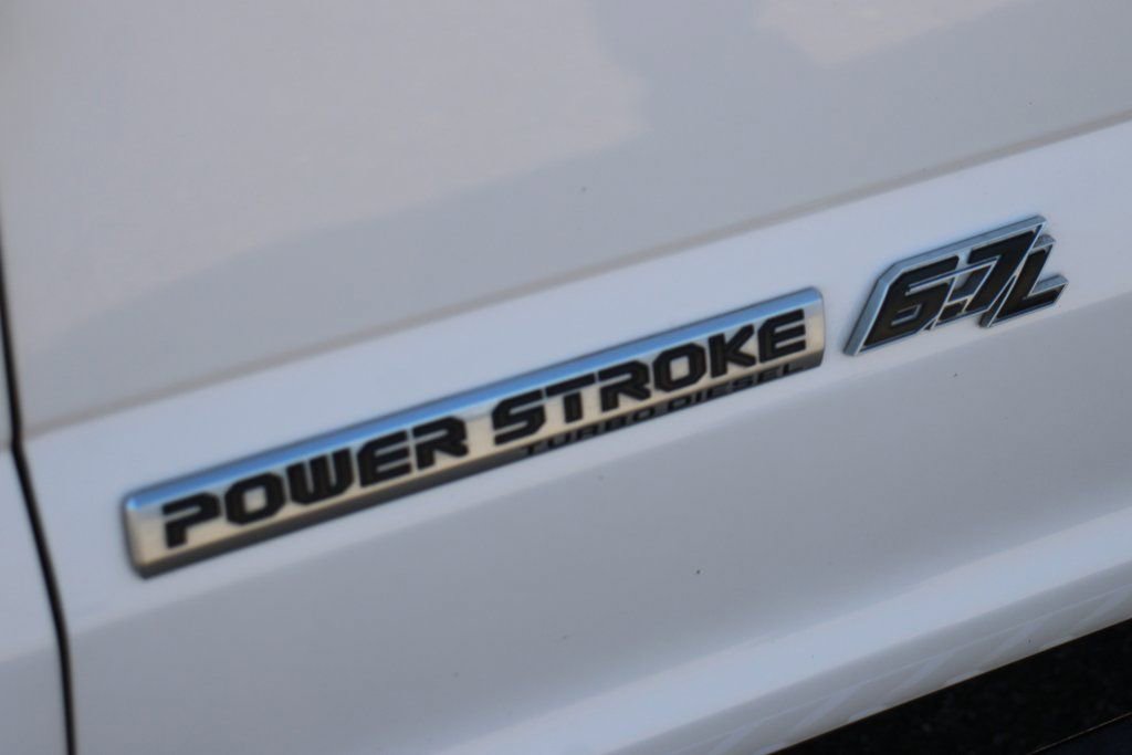 Used 2017 Ford F250 Lariat w/ Chrome Package image 46