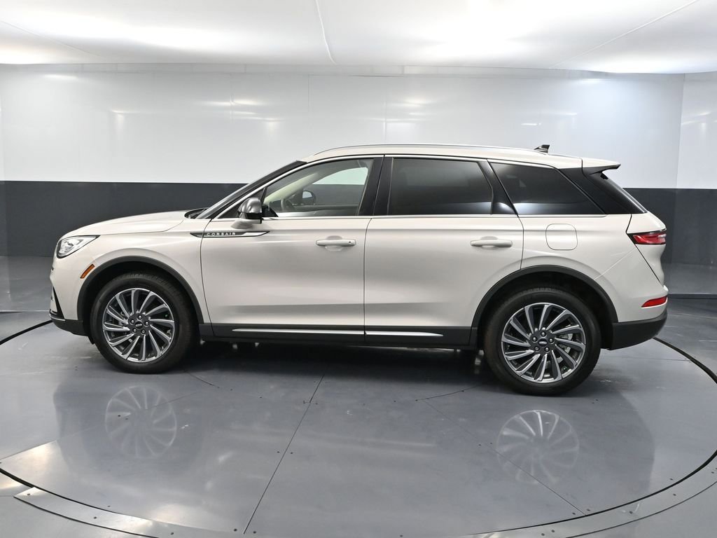 Used 2023 Lincoln Corsair Reserve image 9