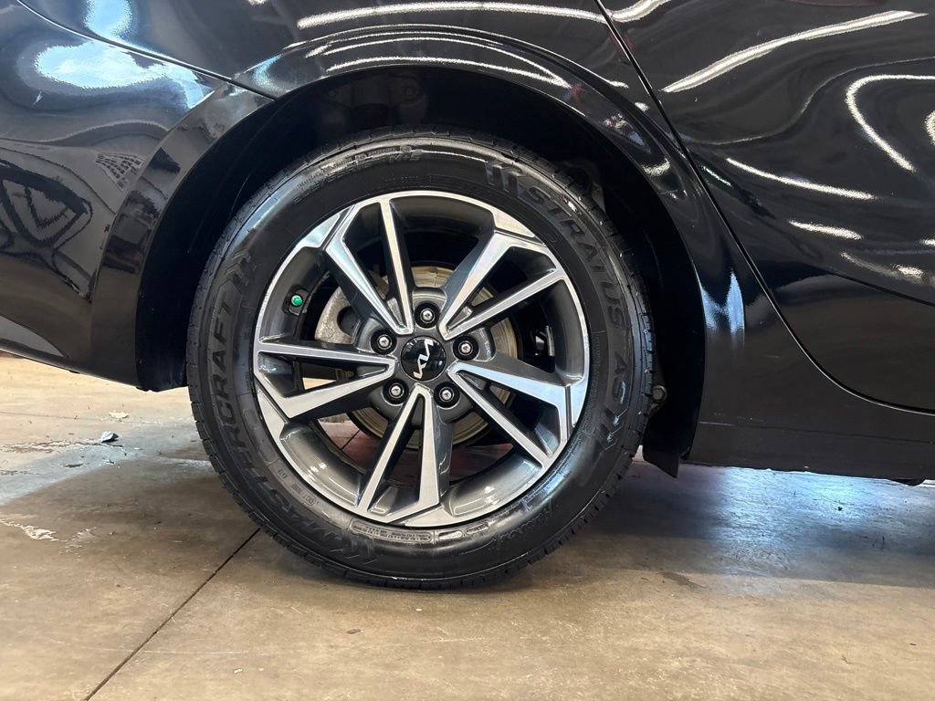 Certified 2023 Kia Forte LXS w/ LXS Technology Package FWD image 24