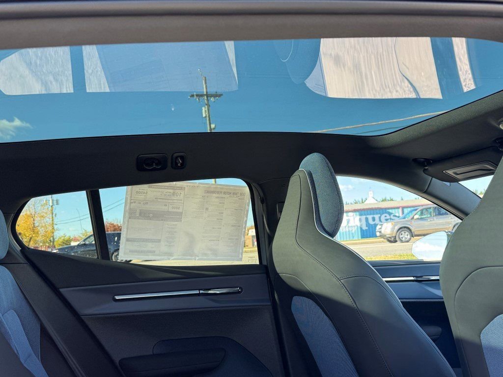 New 2026 Volvo EX30 Plus w/ Protection Package Premier image 14