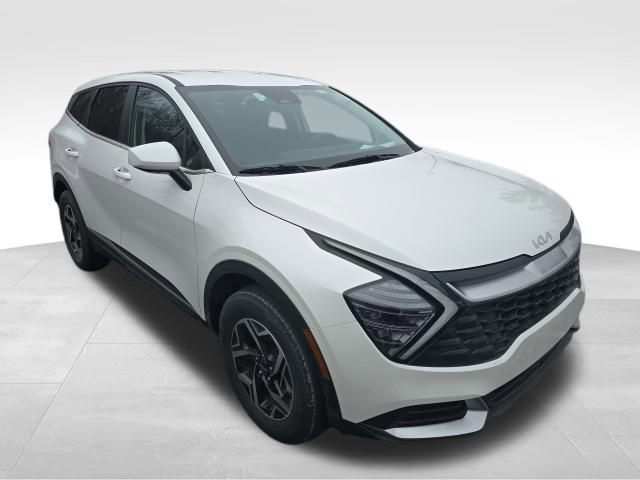 Used 2024 Kia Sportage LX image 9