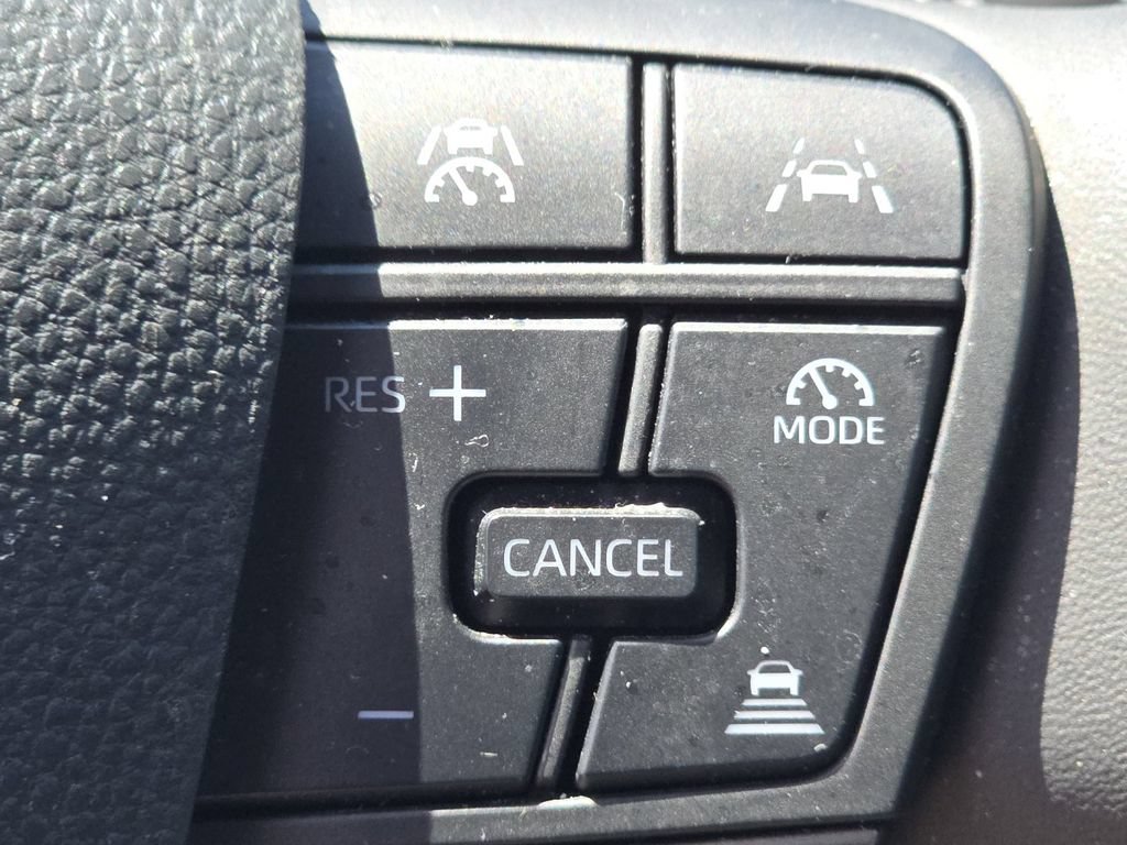 Used 2025 Toyota Camry LE w/ Convenience Package AWD/4WD image 31
