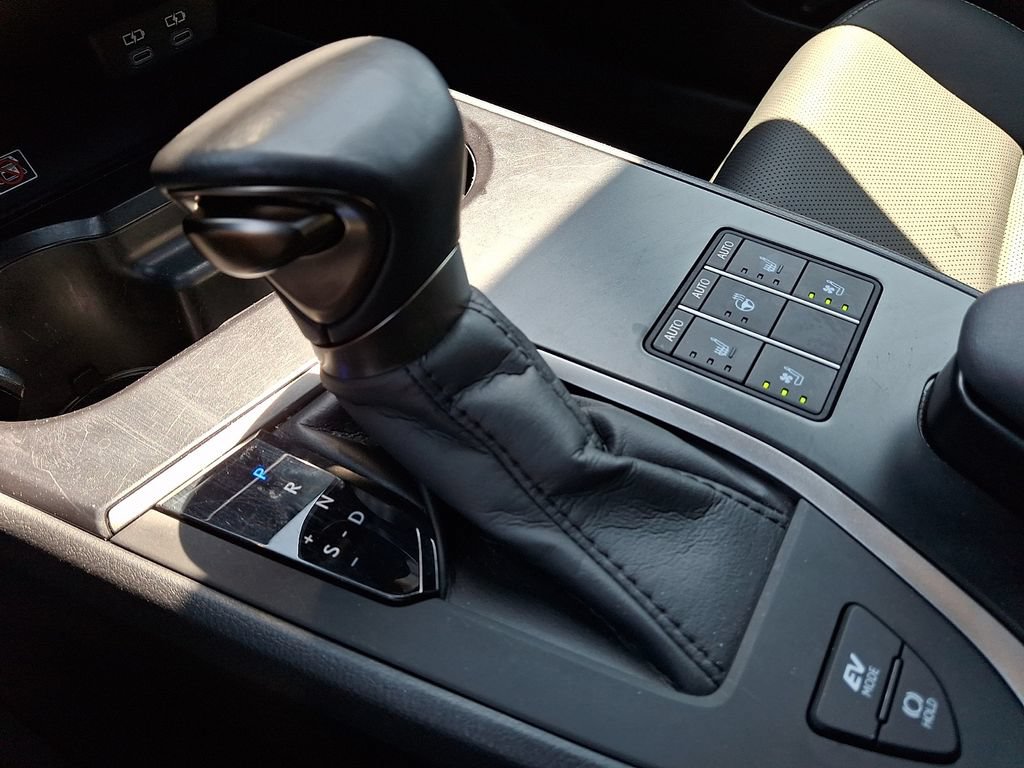 Used 2024 Lexus UX 250h AWD w/ Premium Package image 16