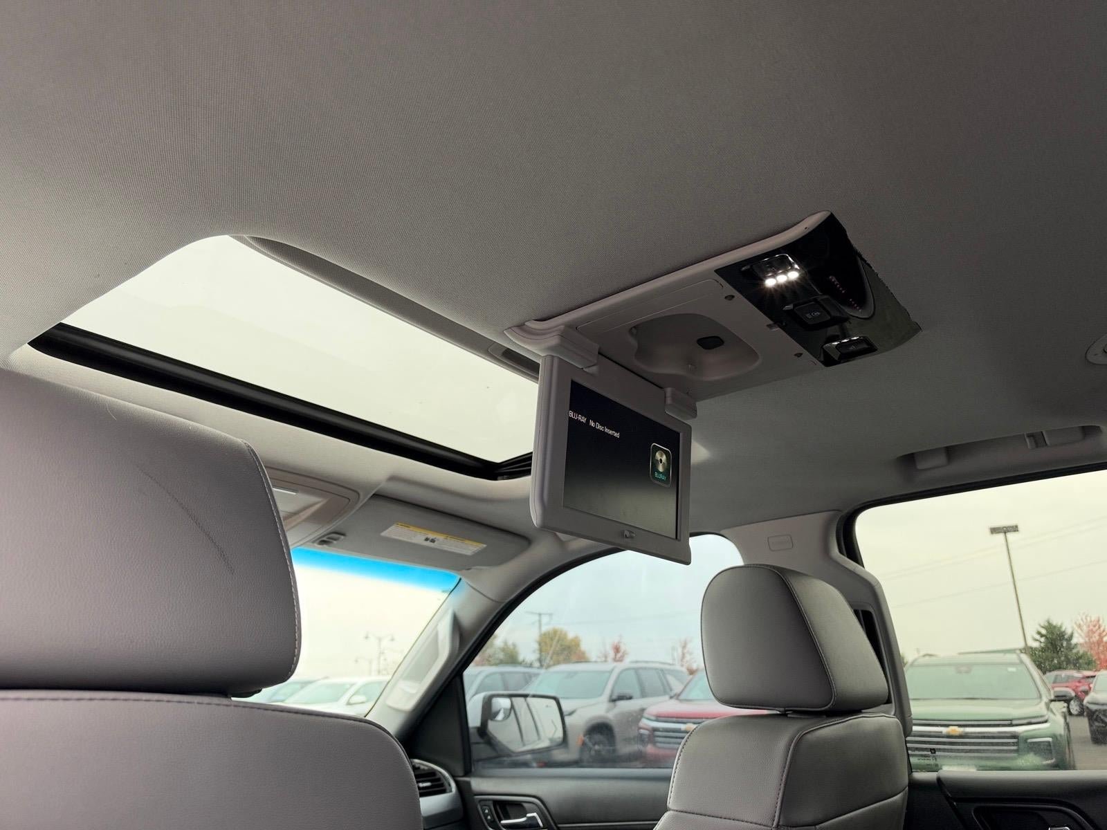 Used 2016 Chevrolet Suburban LT AWD/4WD image 4