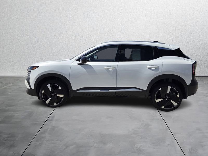 Used 2026 Nissan Kicks SR image 3