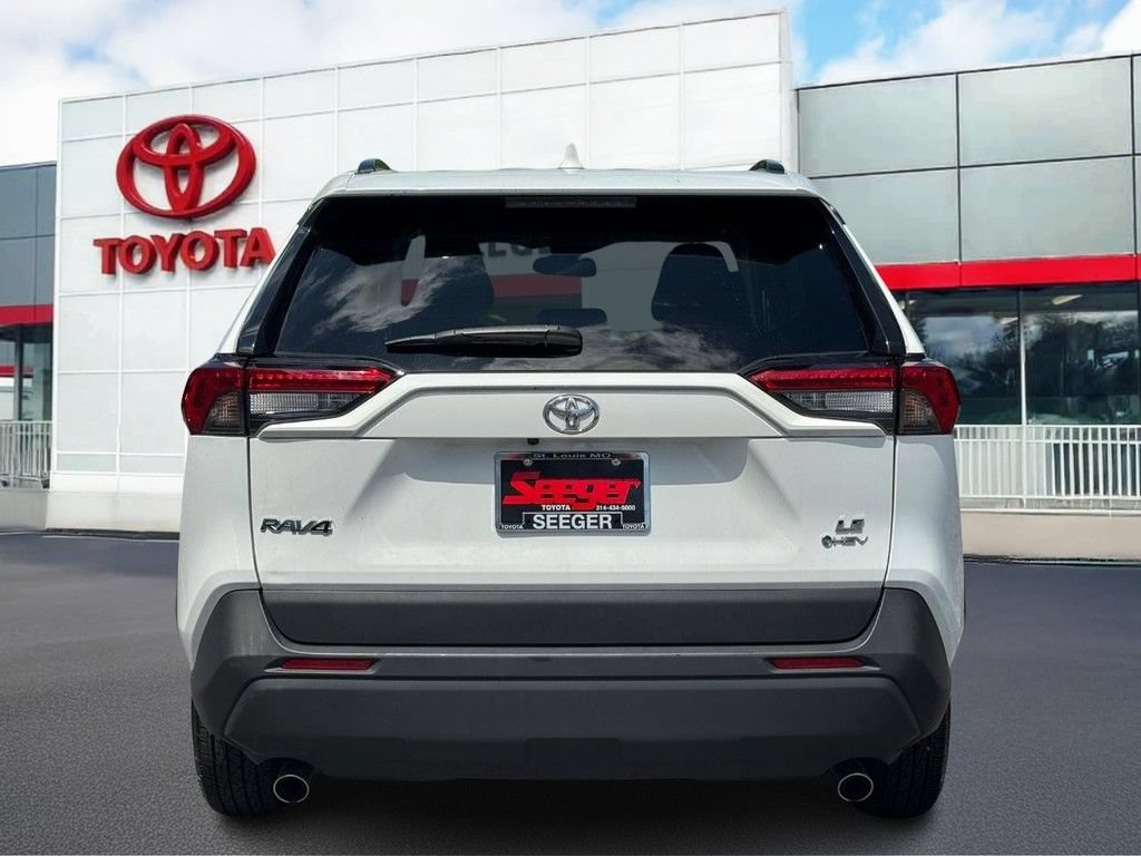 Used 2025 Toyota RAV4 LE AWD/4WD image 7