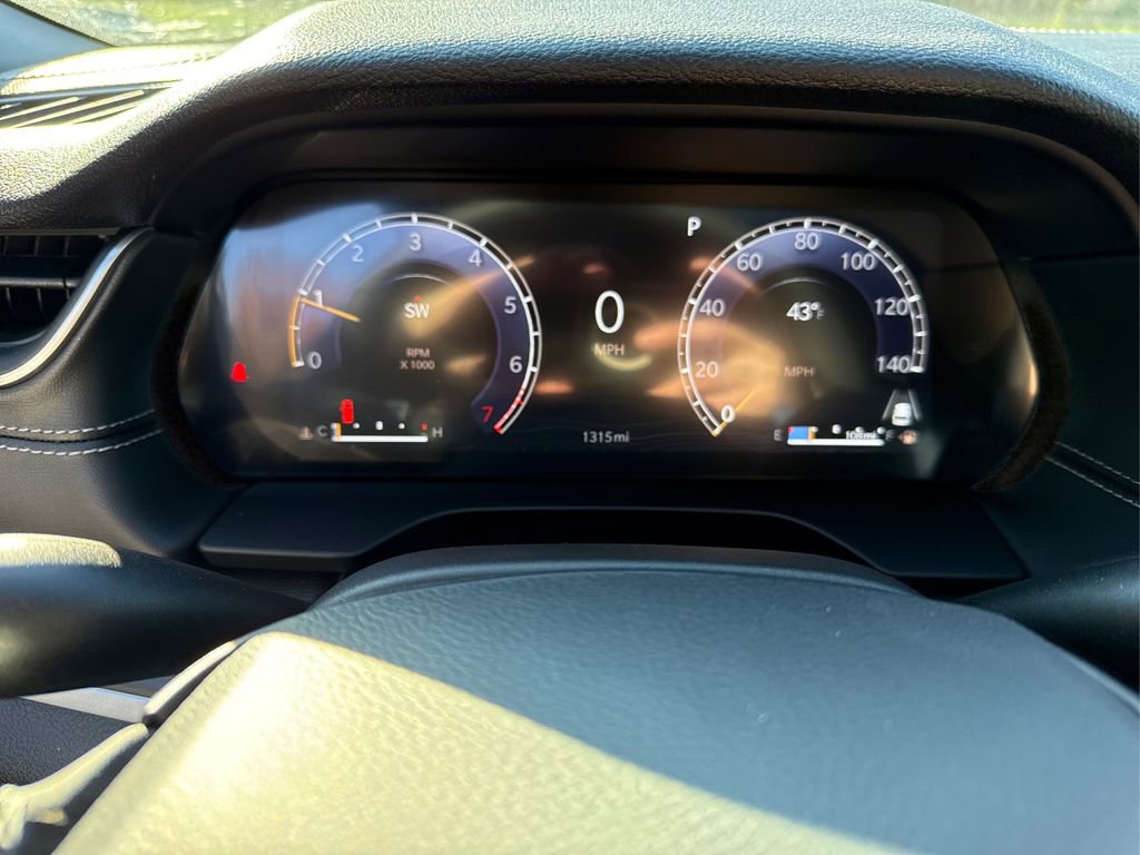 Used 2025 Jeep Grand Cherokee Altitude image 23