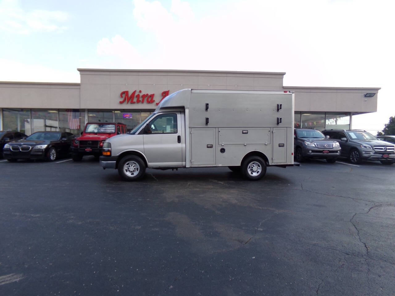 Used 2008 Chevrolet Express 3500 RWD image 1
