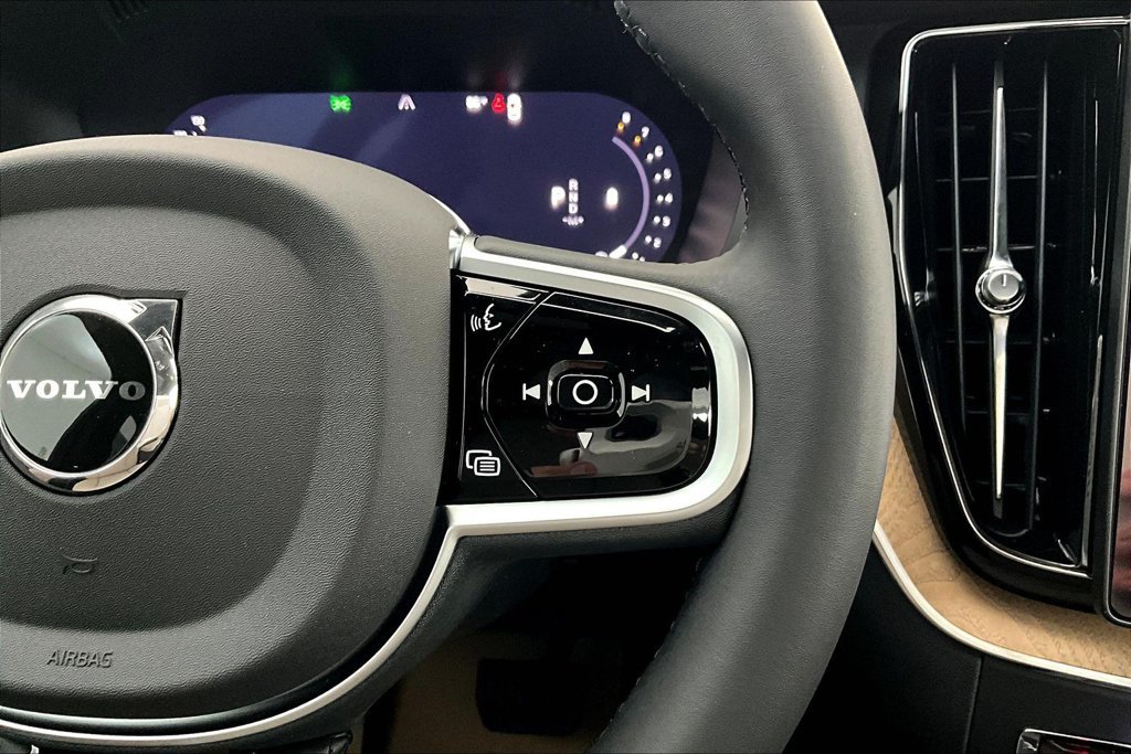 New 2026 Volvo XC60 B5 Plus w/ Protection Package Premier AWD/4WD image 9