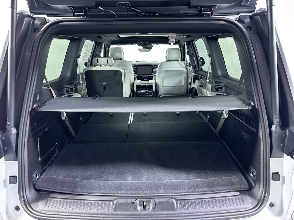 New 2026 Jeep Grand Wagoneer Limited AWD/4WD image 11
