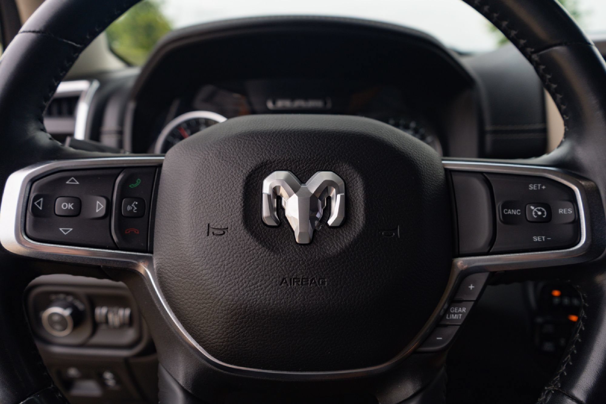 Used 2022 RAM 1500 Laramie AWD/4WD image 11