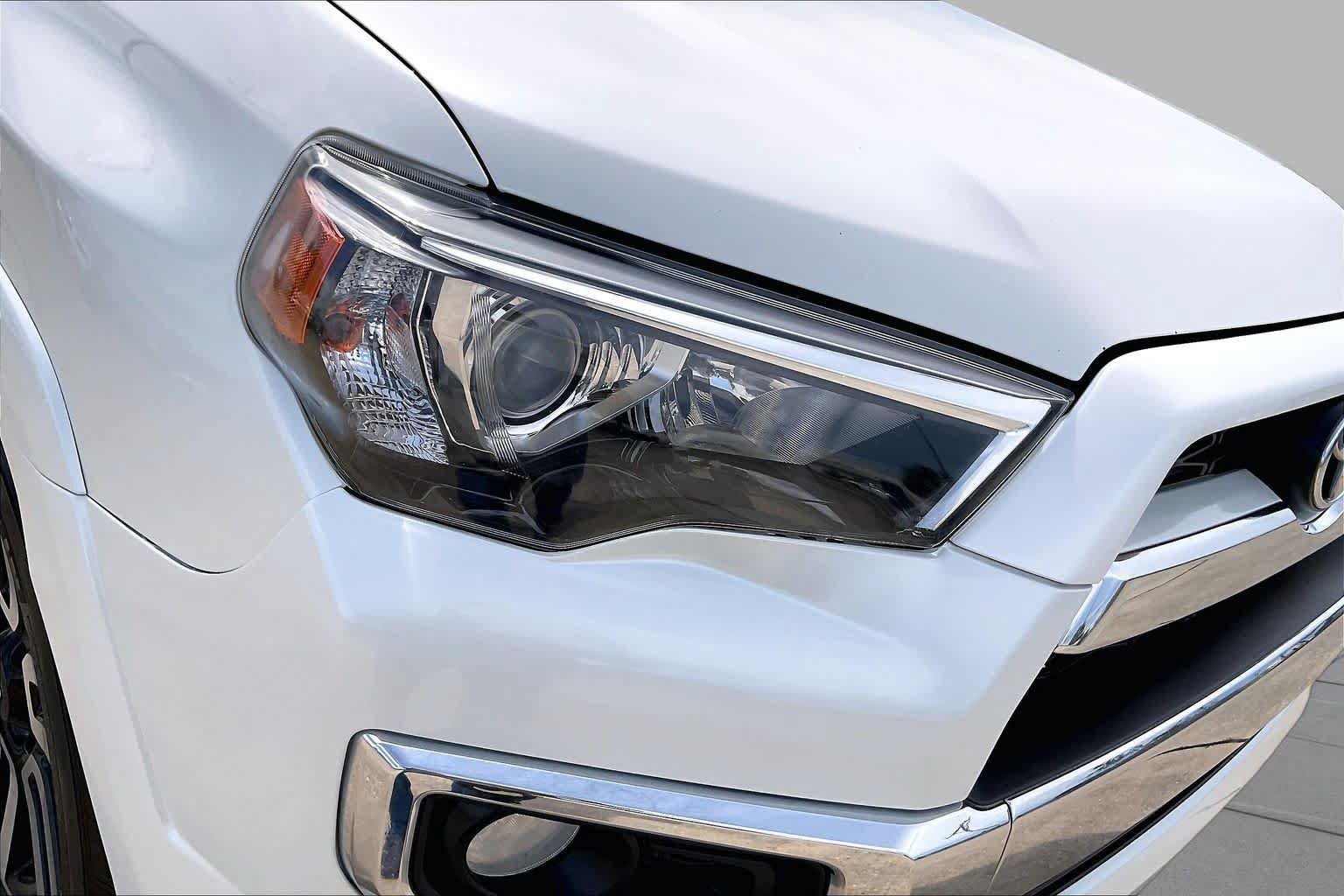 Used 2018 Toyota 4Runner Limited AWD/4WD image 21