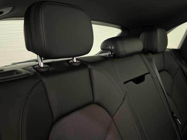 Used 2025 Porsche Macan T image 49