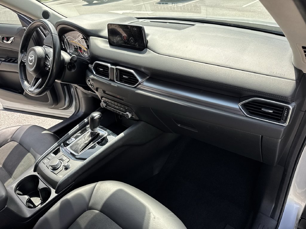 Used 2020 MAZDA CX-5 Touring FWD image 32