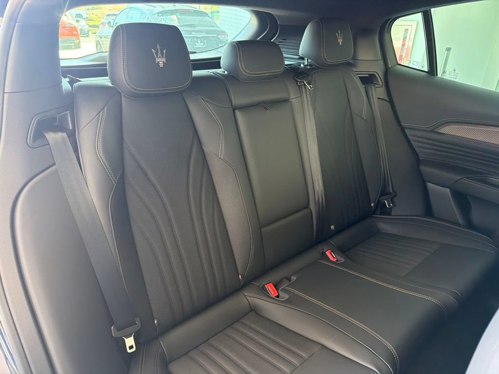 Certified 2025 Maserati Grecale Folgore AWD/4WD image 18
