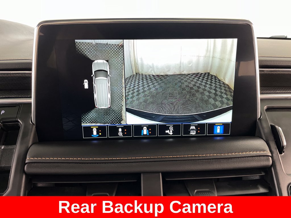 Used 2023 GMC Yukon XL AT4 w/ AT4 Premium Package AWD/4WD image 4