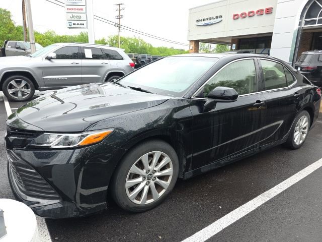 Used 2018 Toyota Camry LE FWD image 4