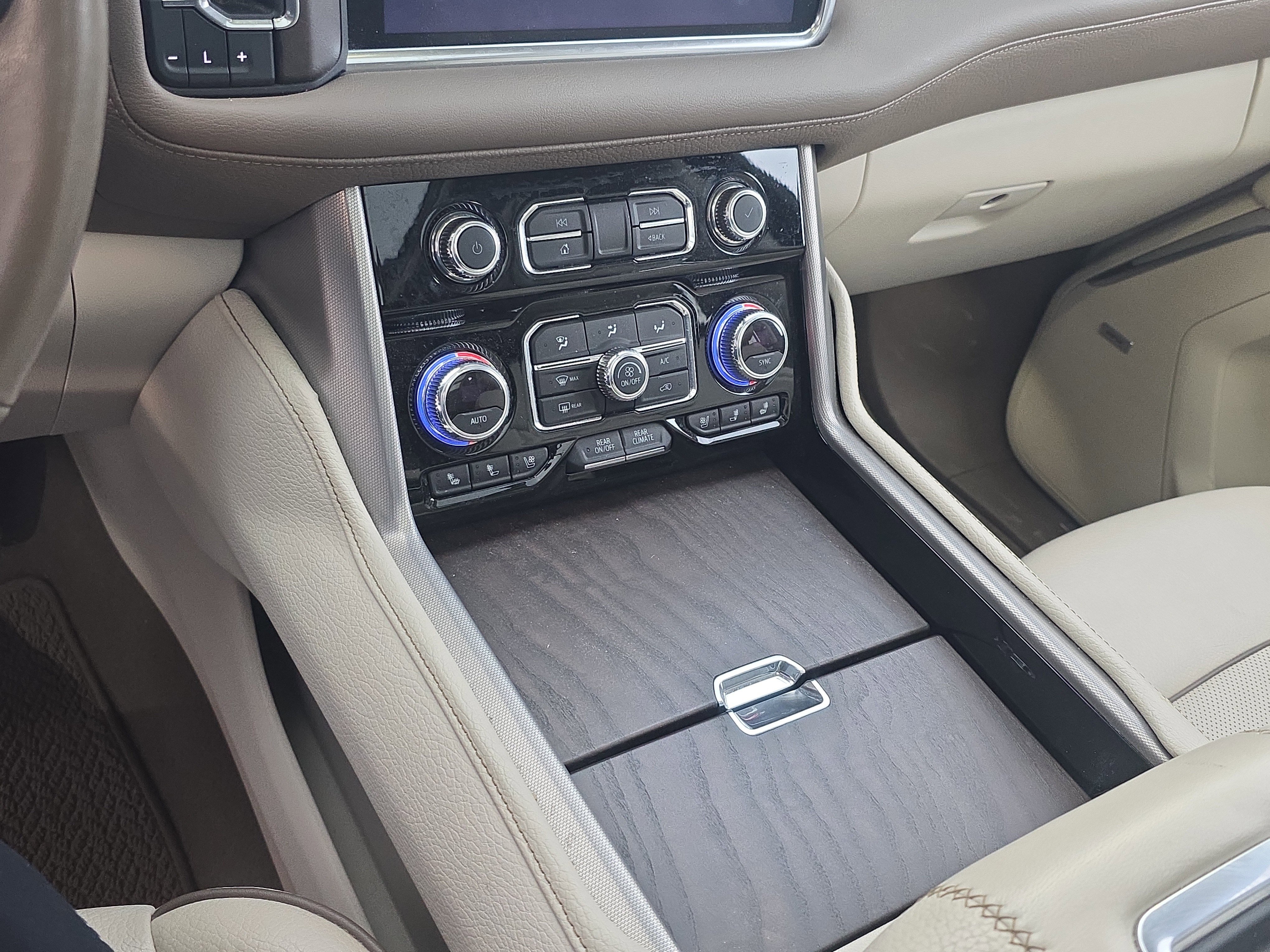 Used 2021 GMC Yukon Denali w/ Denali Ultimate Package image 31