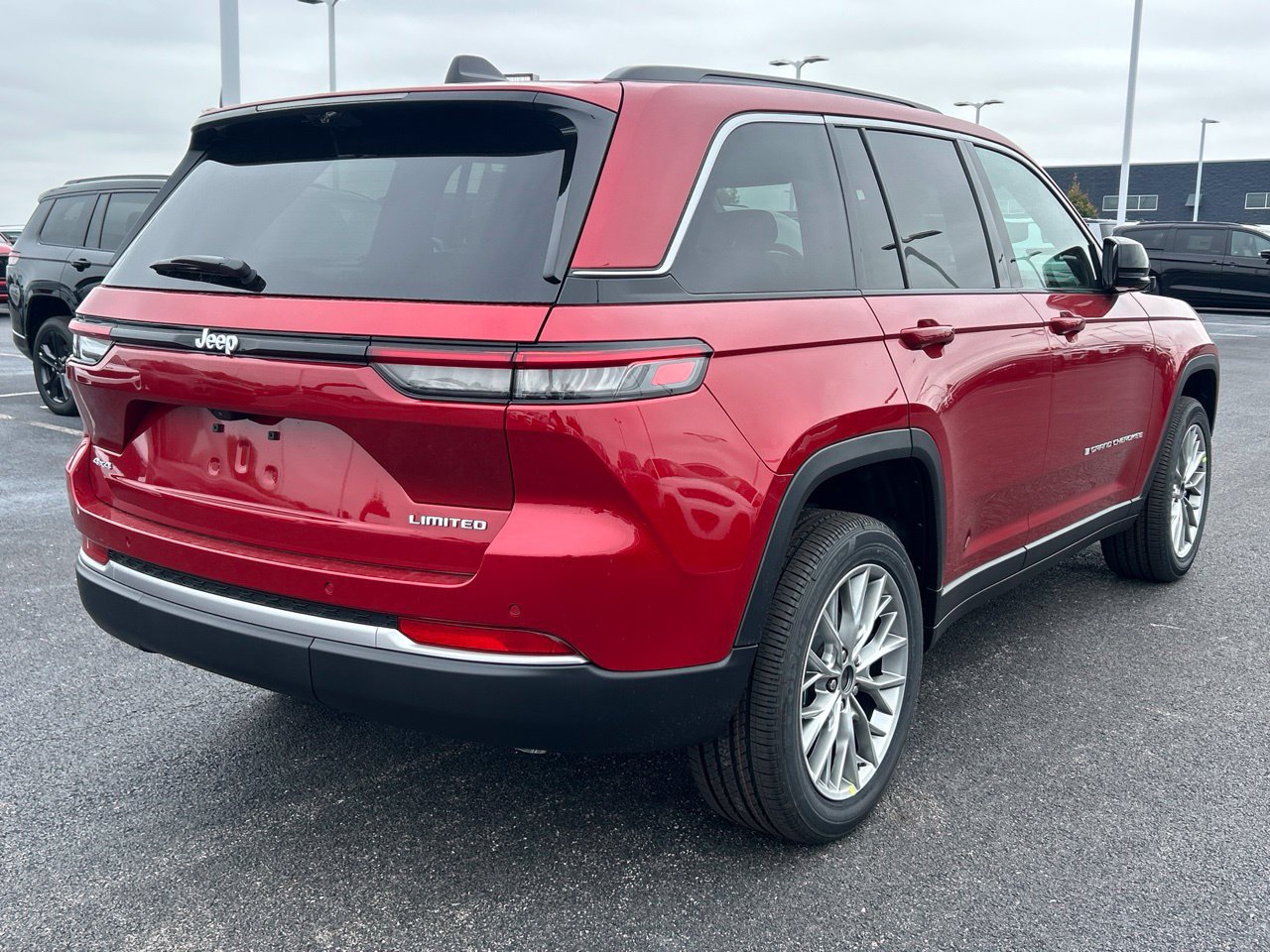 New 2027 Jeep Grand Cherokee Limited AWD/4WD image 3