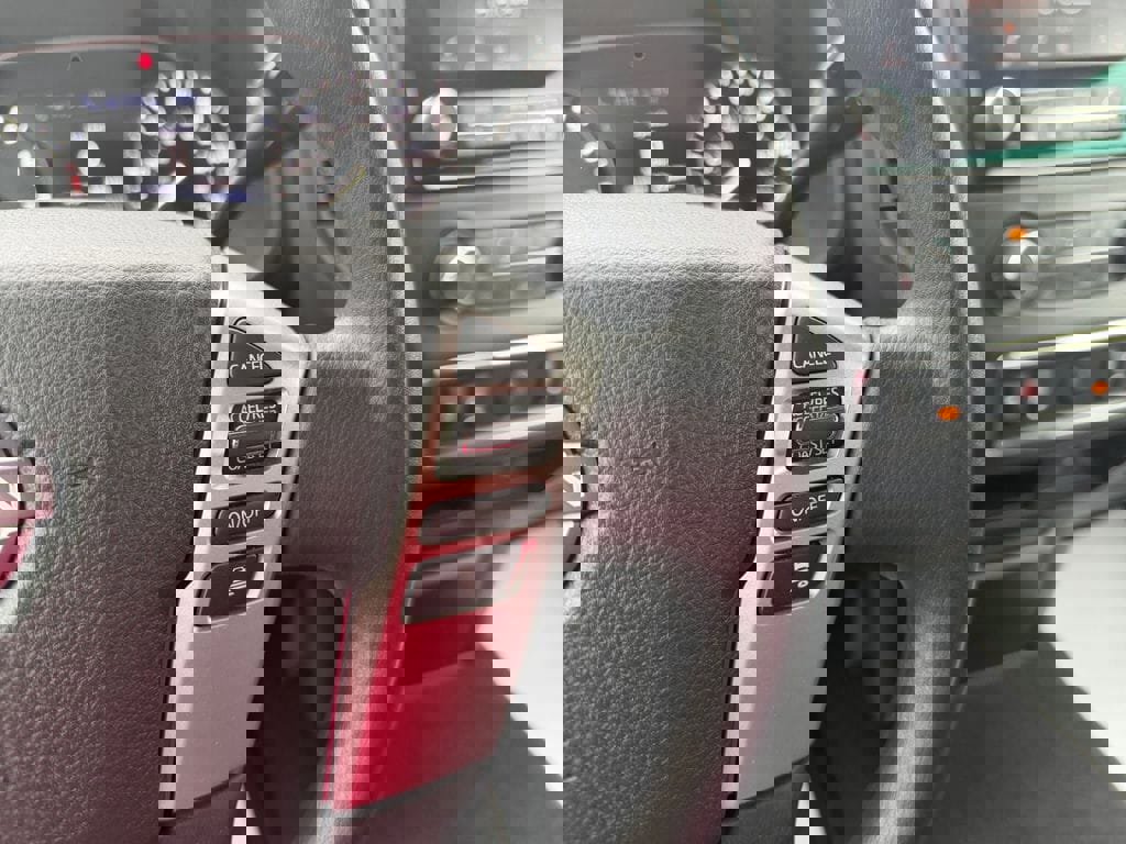 Used 2024 Nissan Titan SV w/ Accessory Utility Package image 18