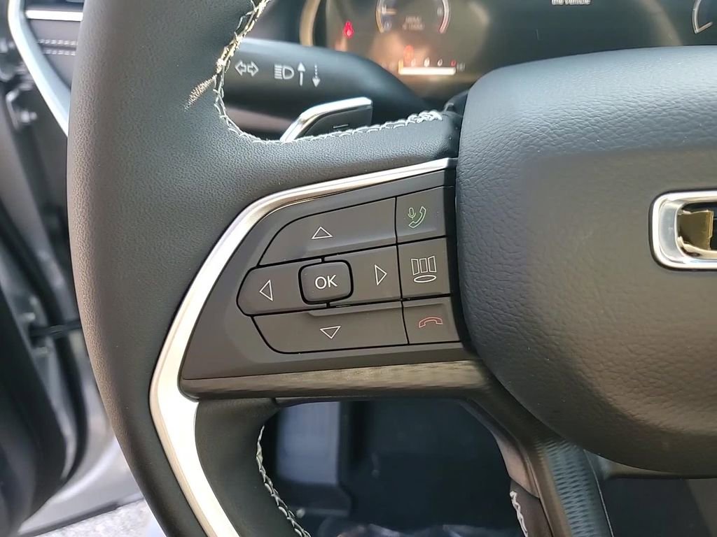 New 2025 Jeep Grand Cherokee L Altitude image 15