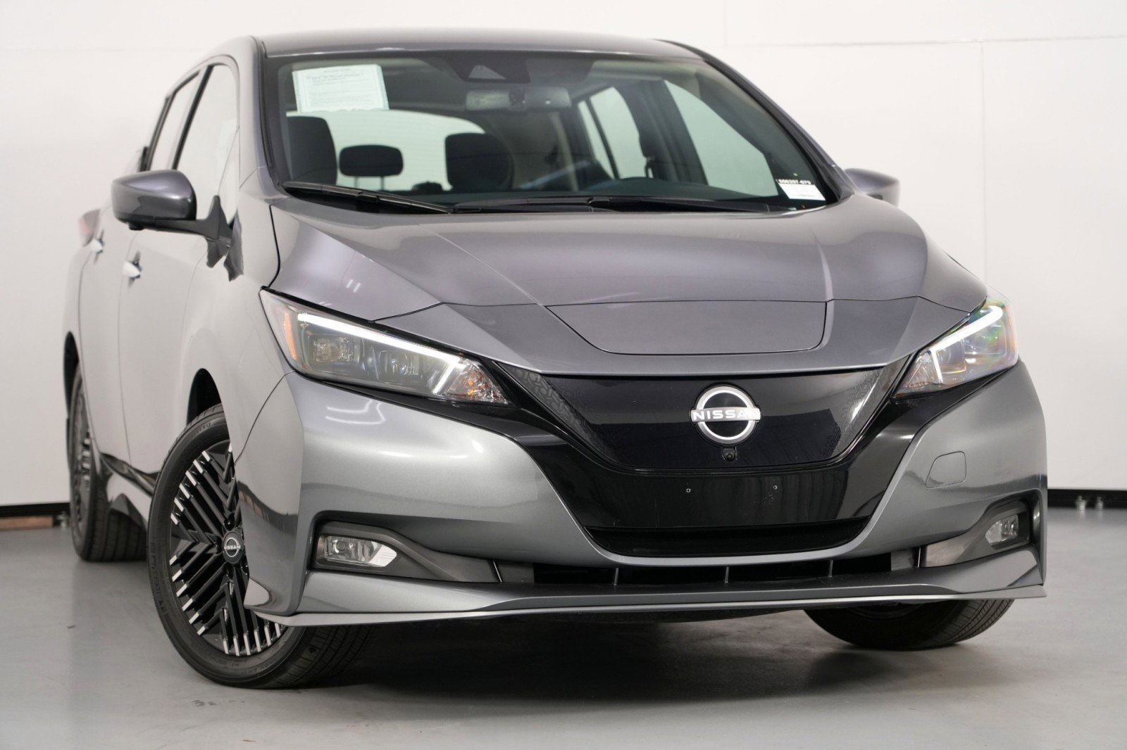 Used 2024 Nissan Leaf SV Plus image 2