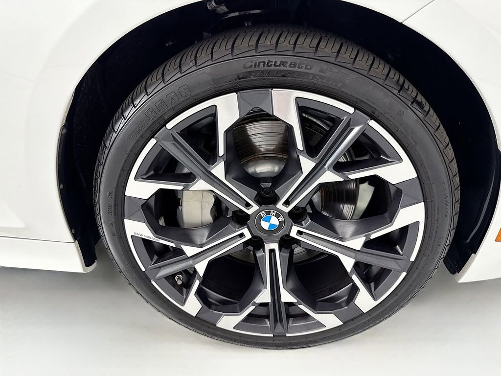 Used 2025 BMW 330i Sedan w/ Premium Package RWD image 31