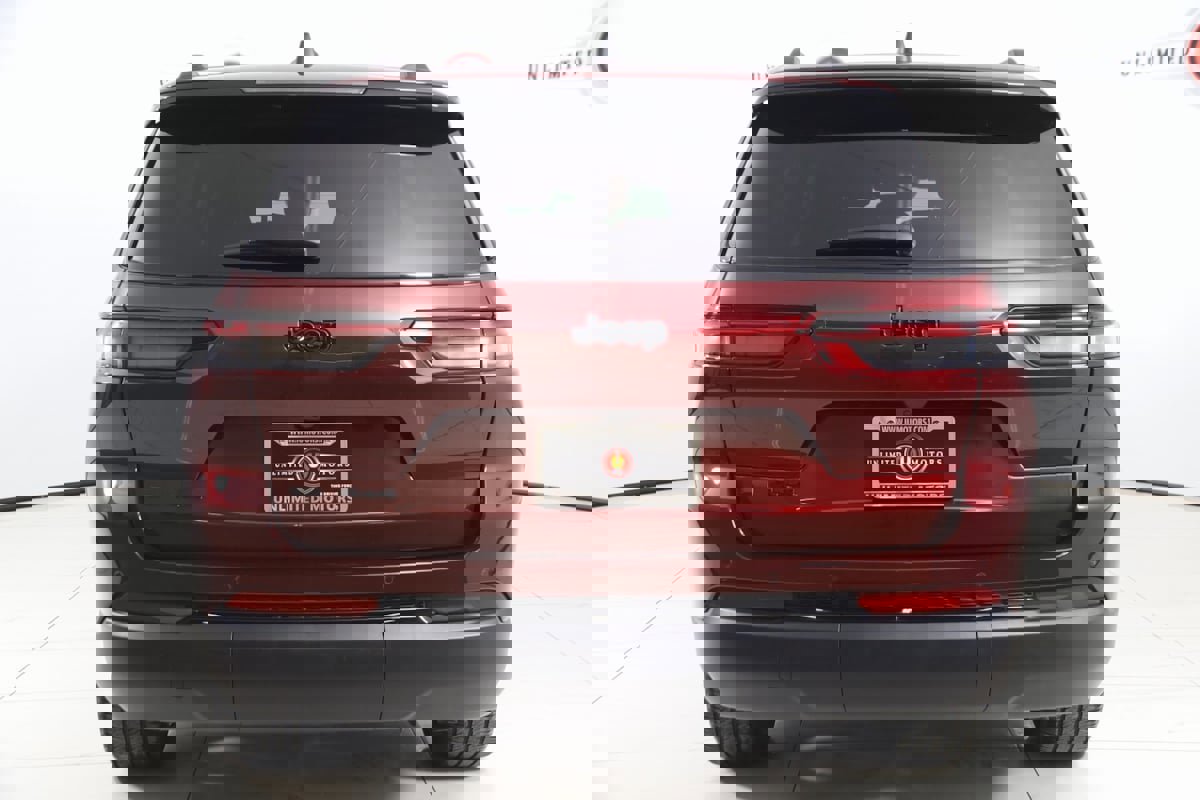 Used 2023 Jeep Grand Cherokee L Laredo image 46