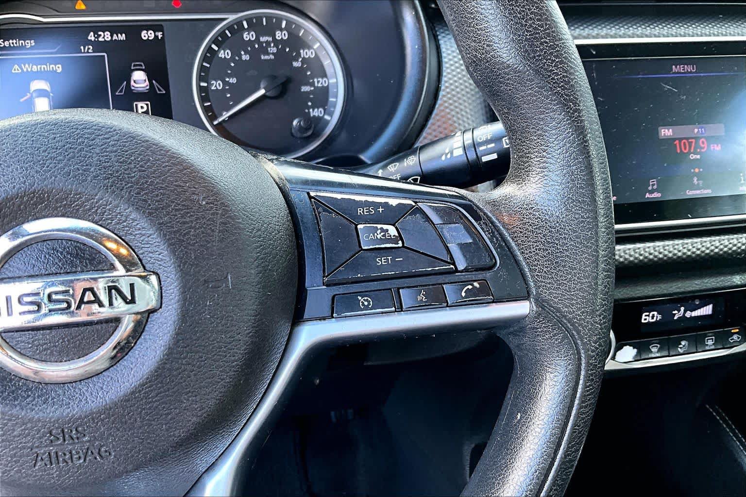 Used 2018 Nissan Kicks SV FWD image 27