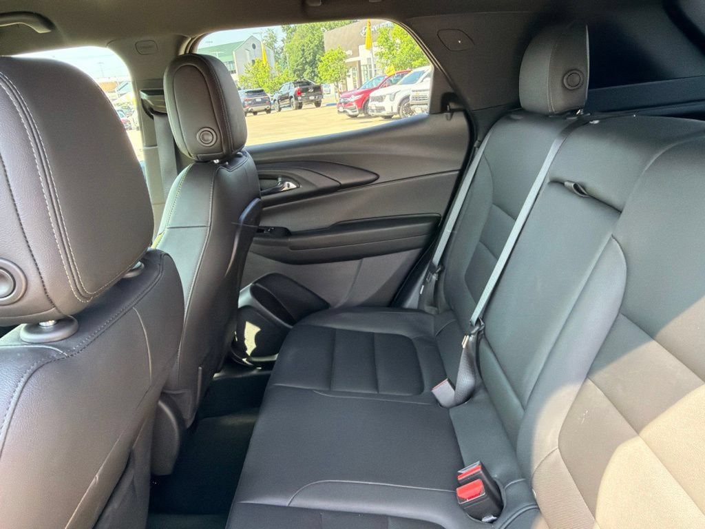 Used 2025 Chevrolet TrailBlazer ACTIV w/ Driver Confidence Package AWD/4WD image 16
