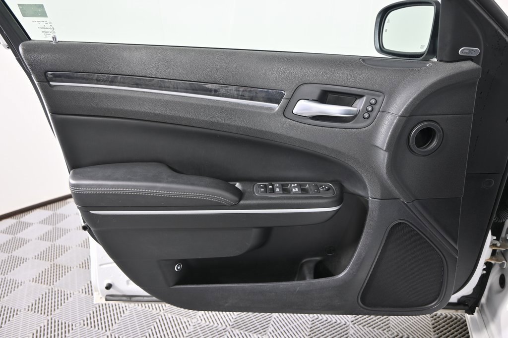 Used 2023 Chrysler 300 Touring L w/ Popular Equipment Group image 18