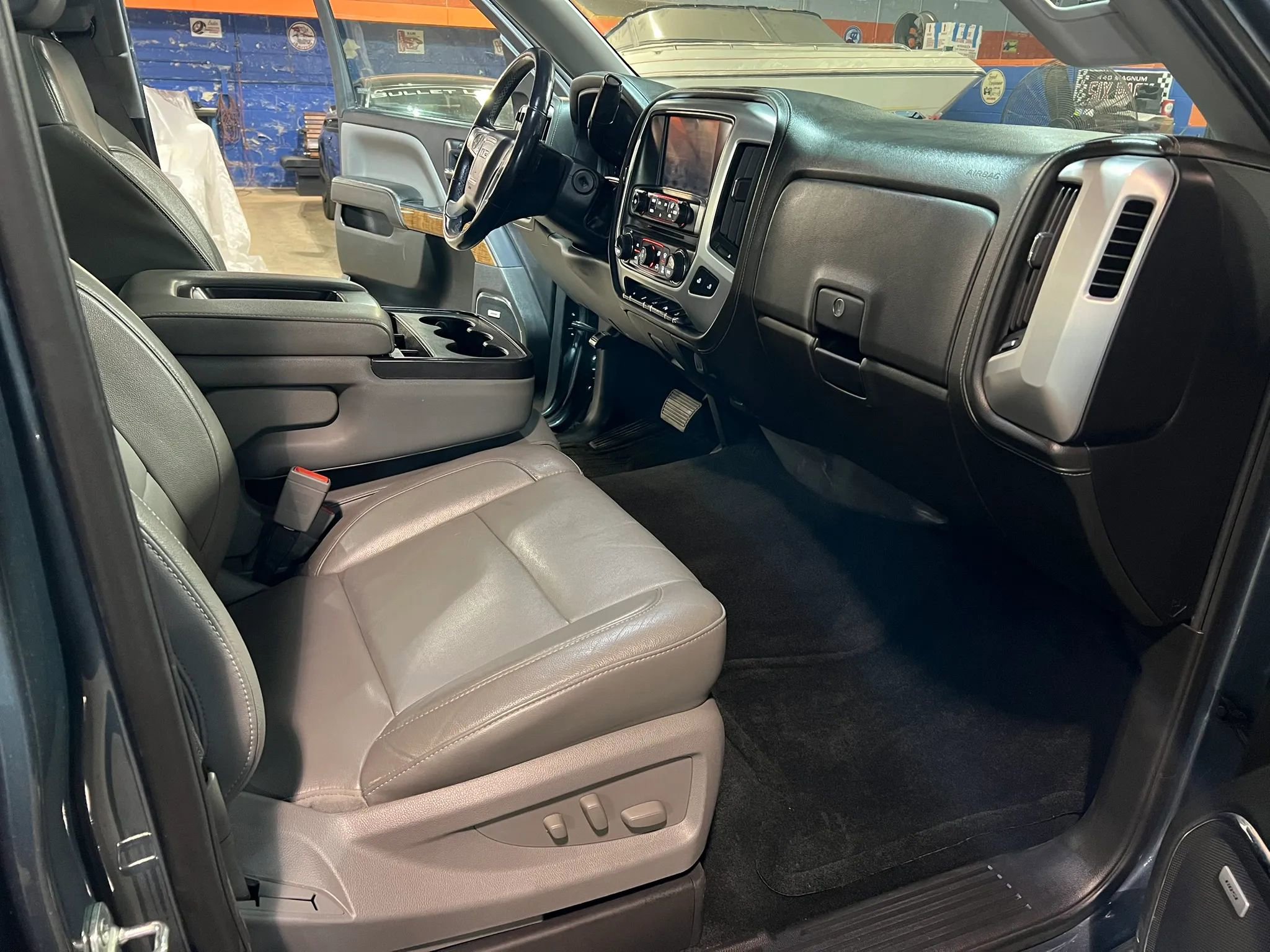 Used 2014 GMC Sierra 1500 SLT w/ SLT Crew Cab Value Package image 16