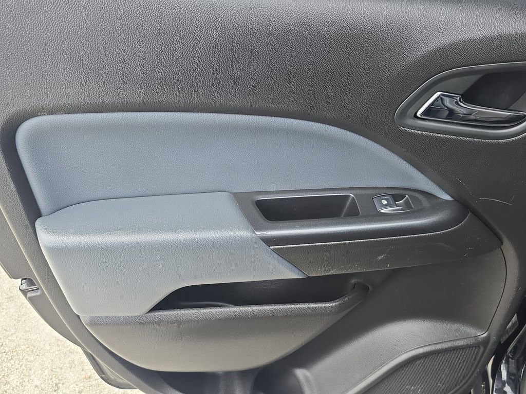 Used 2017 Chevrolet Colorado Z71 image 11