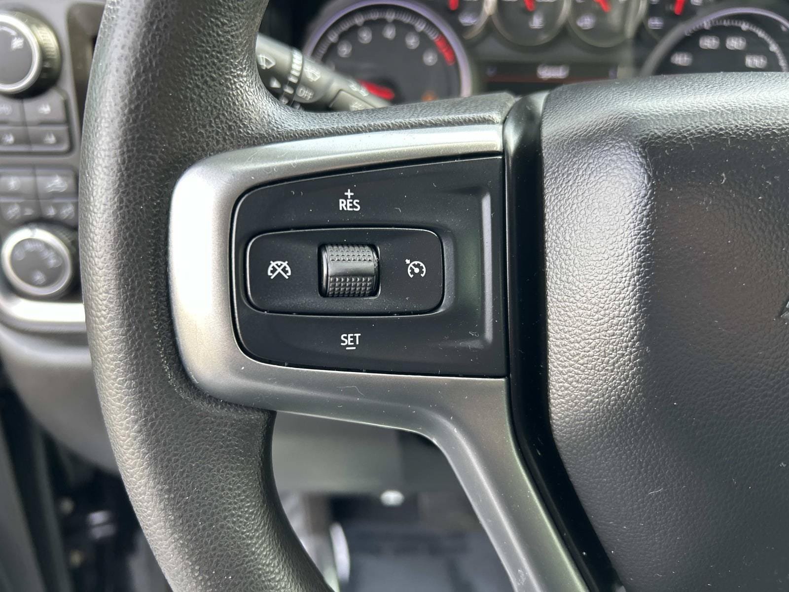 Used 2019 Chevrolet Silverado 1500 RST w/ Z71 Off-Road Package AWD/4WD image 18