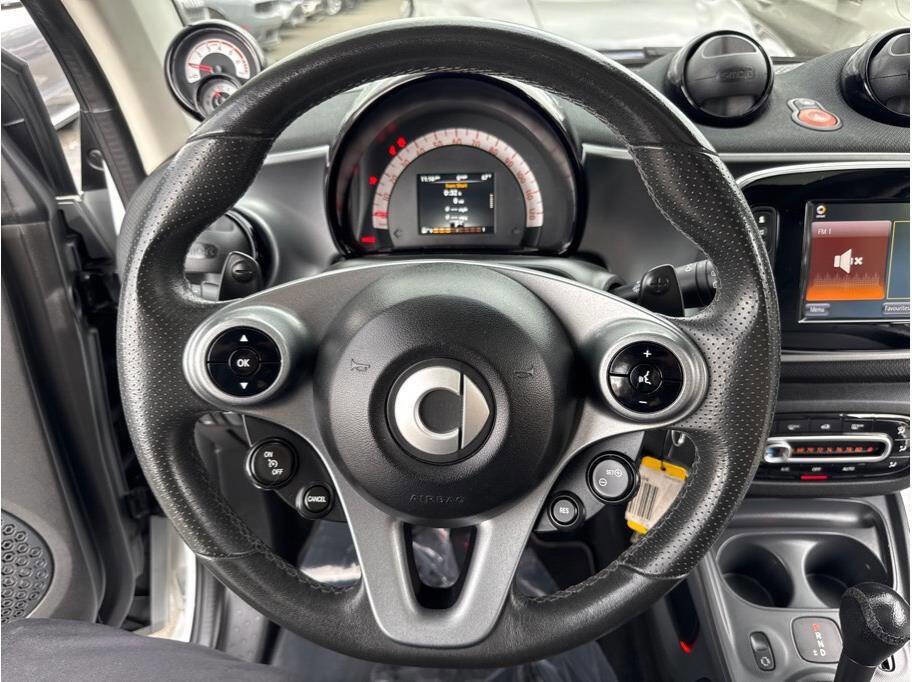 Used 2016 smart fortwo Prime image 32