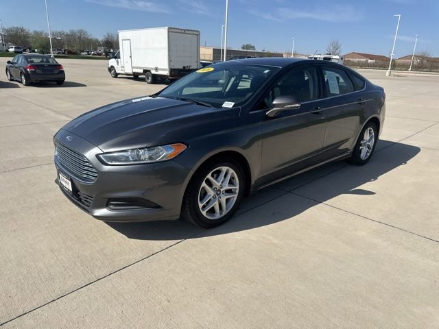 Used 2016 Ford Fusion SE FWD image 7