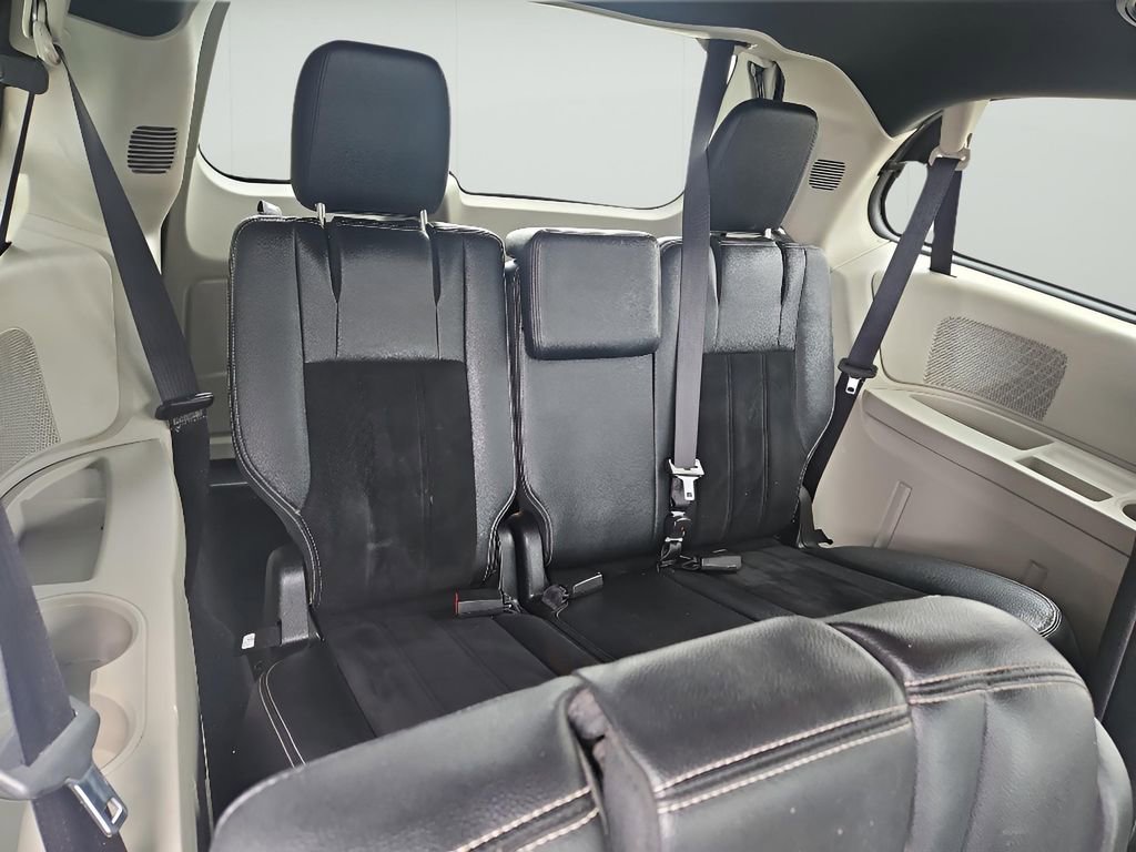 Used 2017 Dodge Grand Caravan SXT FWD image 13
