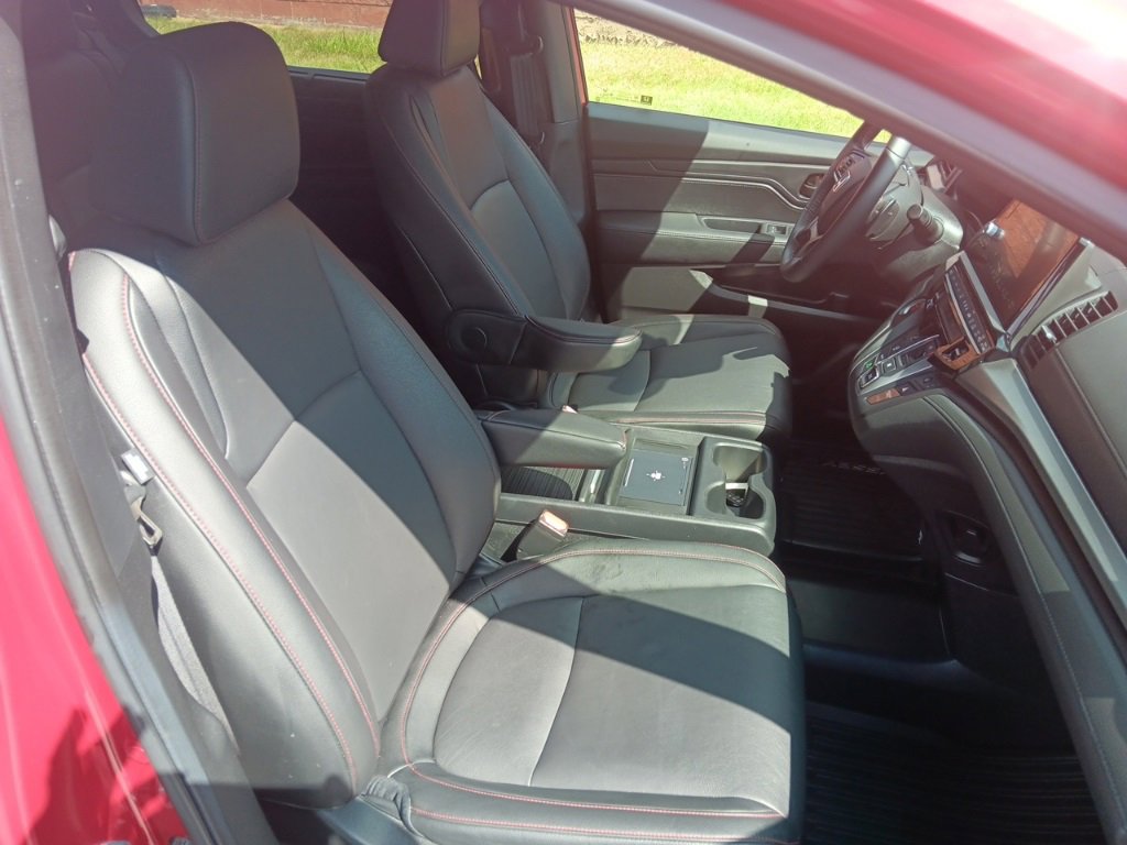 Used 2025 Honda Odyssey Sport-L image 32