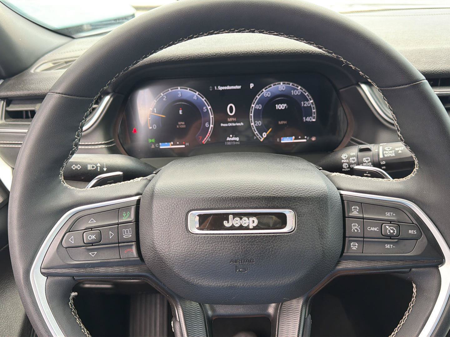 Used 2024 Jeep Grand Cherokee Altitude AWD/4WD image 15