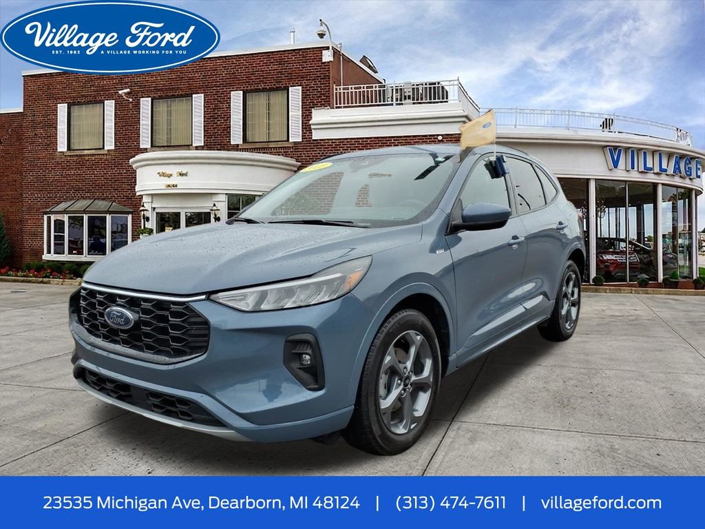 Used 2023 Ford Escape ST-Line Select w/ Tech Pack #1 AWD/4WD image 1